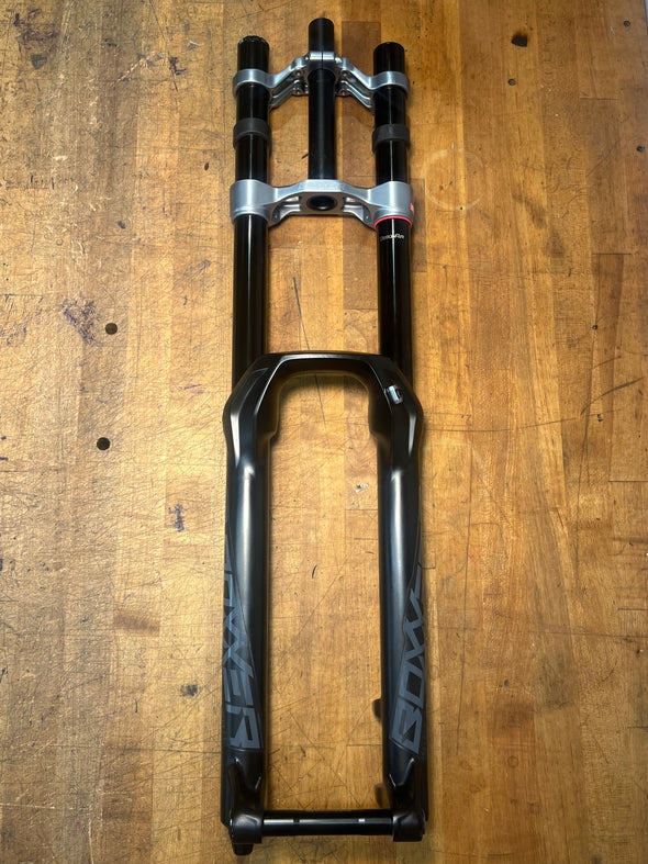 Refurbished: Roxkshox BoXXer Select Fork / 29"/ 200mm / 20x110mm Boost Maxle / Steerer: Straight 1-1/8" (Cut @ 7.5")